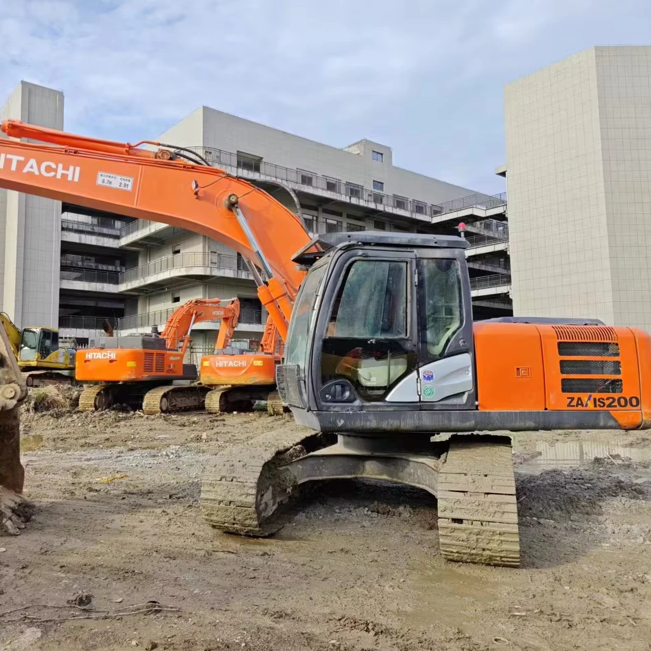 Гидравлический гусеничный экскаватор Hitachi 200-5 г 200-3 предоставлен японский 20-тонный ISUZU оригинальный подержанный 2016