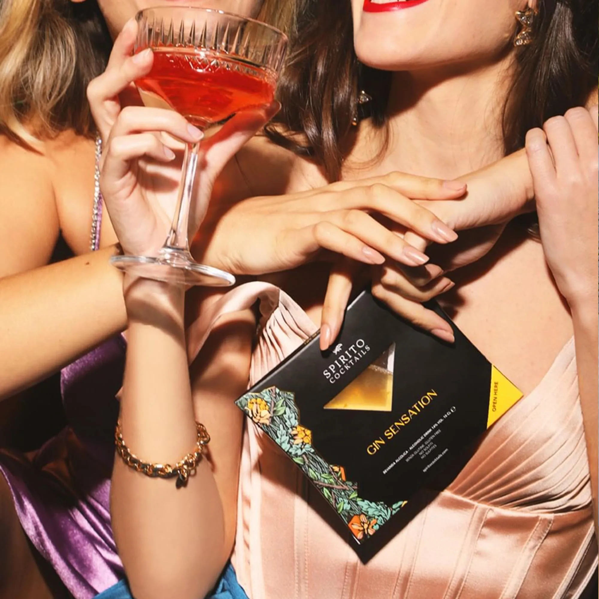 Предварительно смешанный Джин ощущение кустарного качества сделано в Италии с ремесленными спиртными напитками для домашнего бара