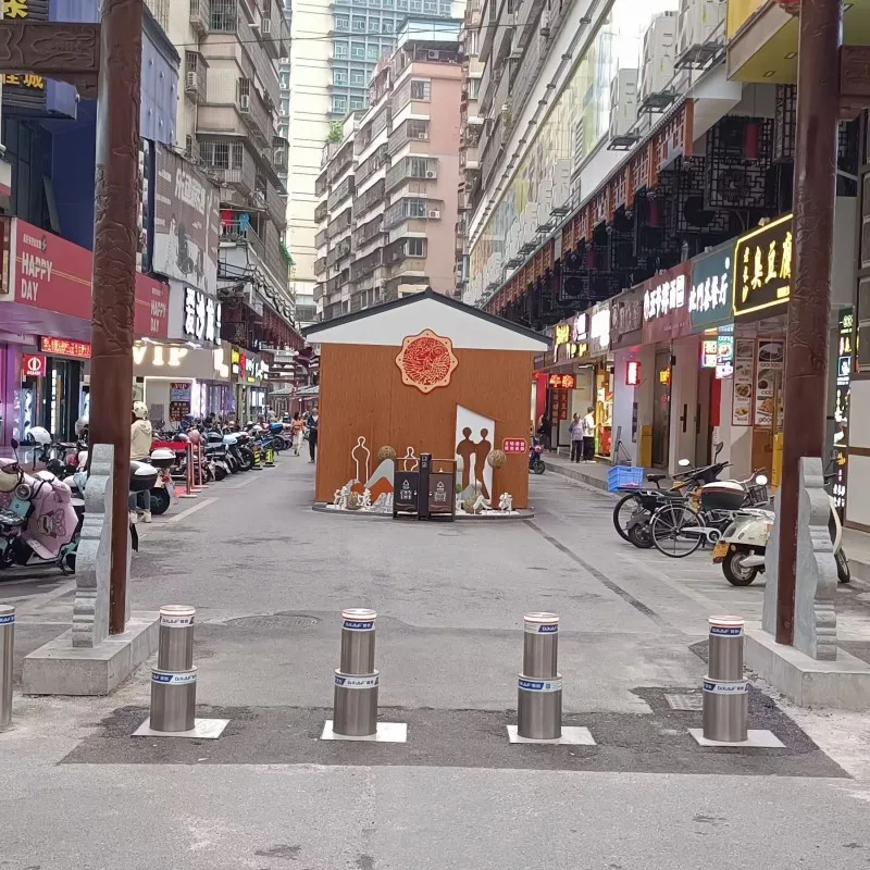 Retractable High-Security Perimeter Protection Traffic And Parking Sign Delineator Lamp Post Bollard Led Street Light