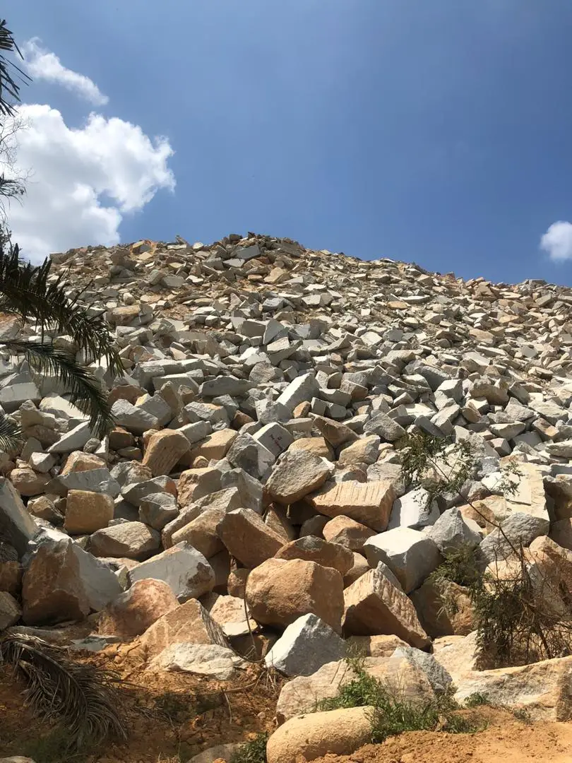 Raw Material CONSTRUCTION Industrial SOLID CRUSHED STONE 20mm ~ 80mm Lime Stone Aggregates