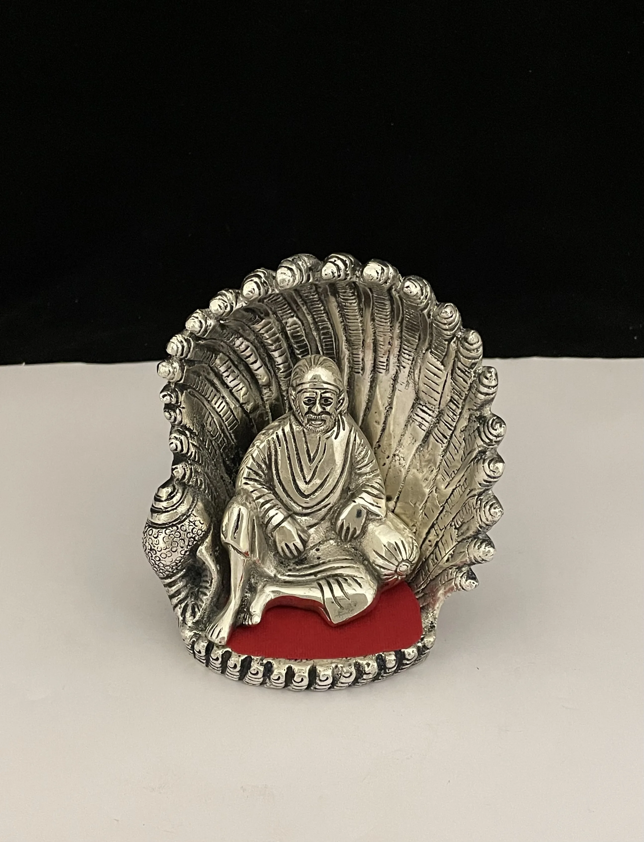 Indian Hand Crafted Showpieces Sai Baba Setting In Seep Statue For Home Decoration Office Desk God Idol For Gift