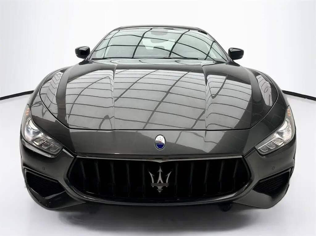 Подержанные автомобили Maserati Ghibli-S 2021 года задний привод 8-ступенчатая автоматическая коробка передач 424 л.с. 3-литровый V6