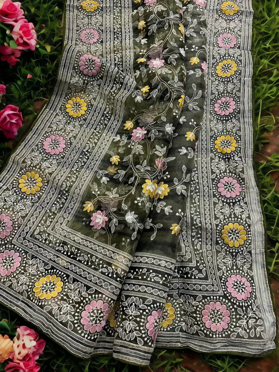 Beautiful Soft organza Silk saree with and digital print with Kashmiri Thread Work, Party Wear saree, Wedding Wear Saree.