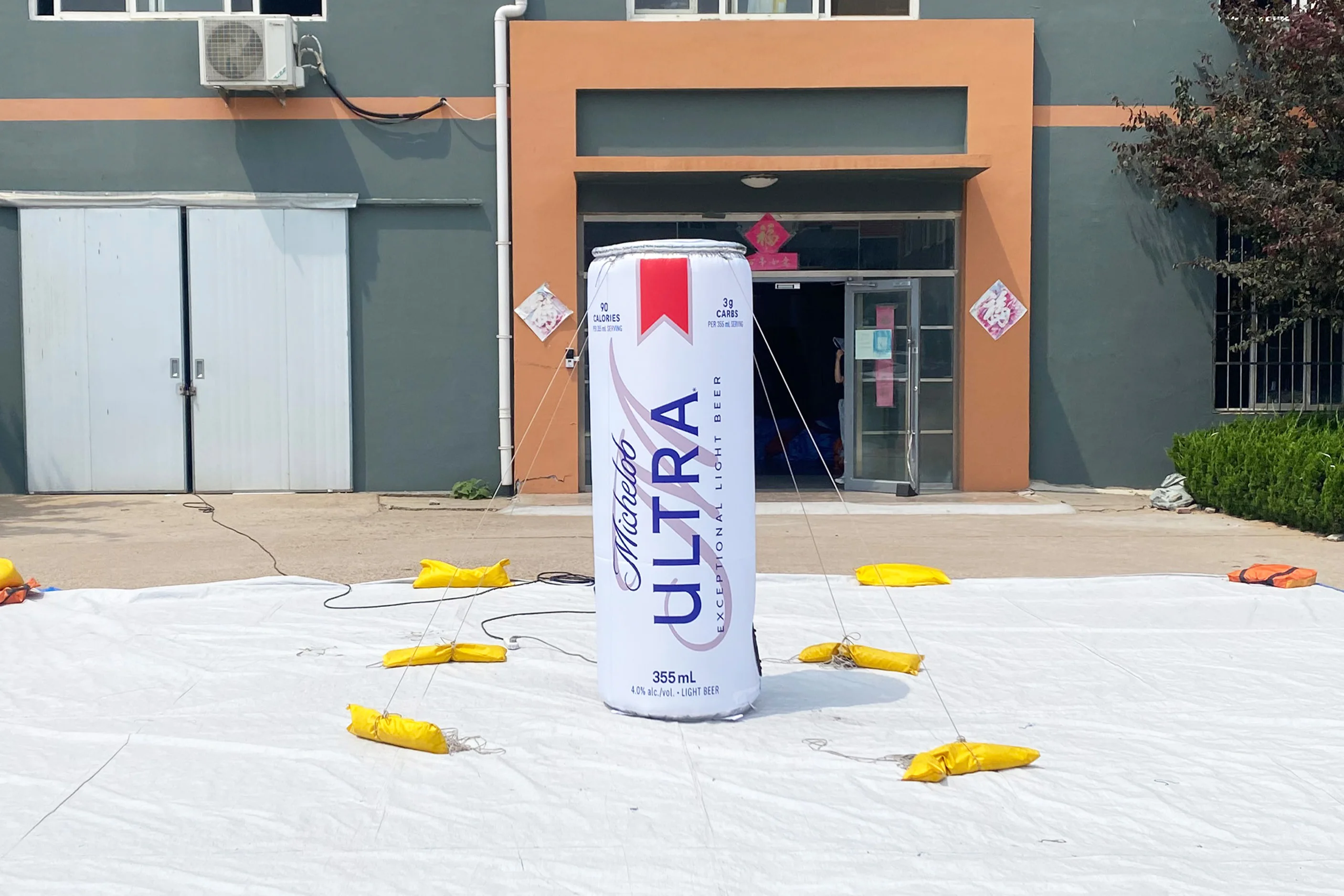 2m Branded Outdoor Inflatable Advertising Beer Can Blow Up Bottle Customized Giant Airtight Inflatable Can