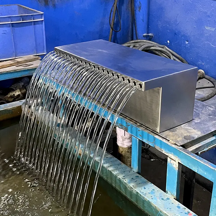 cascada de la piscina pool outdoor decoration pool laminar jet waterfall