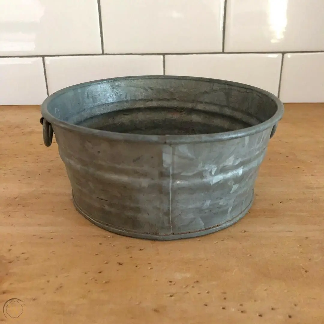 Galvanized Bucket Vintage Handle Tub Metal Distressed Rustic Flower Planter  Wash Tub Stock Photos Pictures & Royalty Free