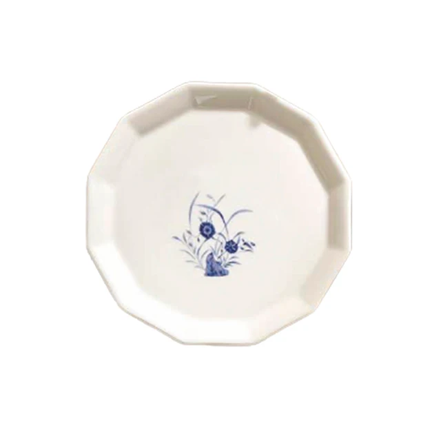 [White porcelain flat bottle with floral design in cobalt blue] Joseon Dynasty white porcelain flat bottle