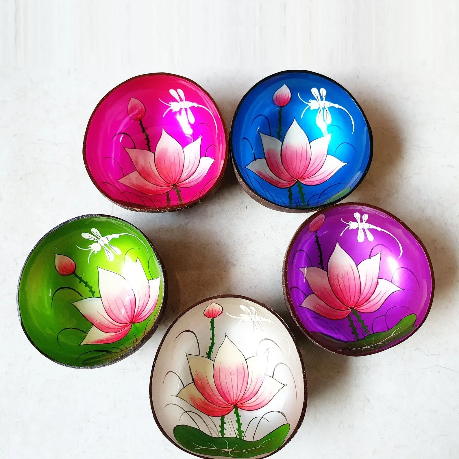 Цветные лаковые кокосовые чаши вьетнамские лакированные чаши новый дизайн окрашенные сувенирные подарки конкурентоспособная цена