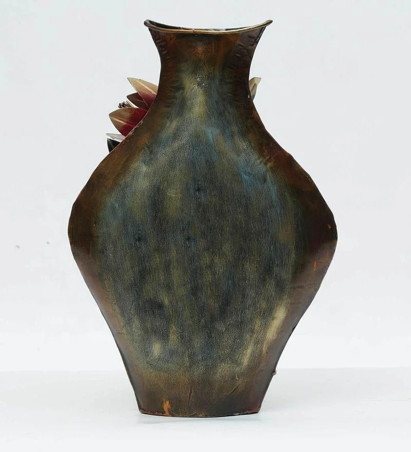 Best Quality Metal Silver Flower Vase In Multi Color .