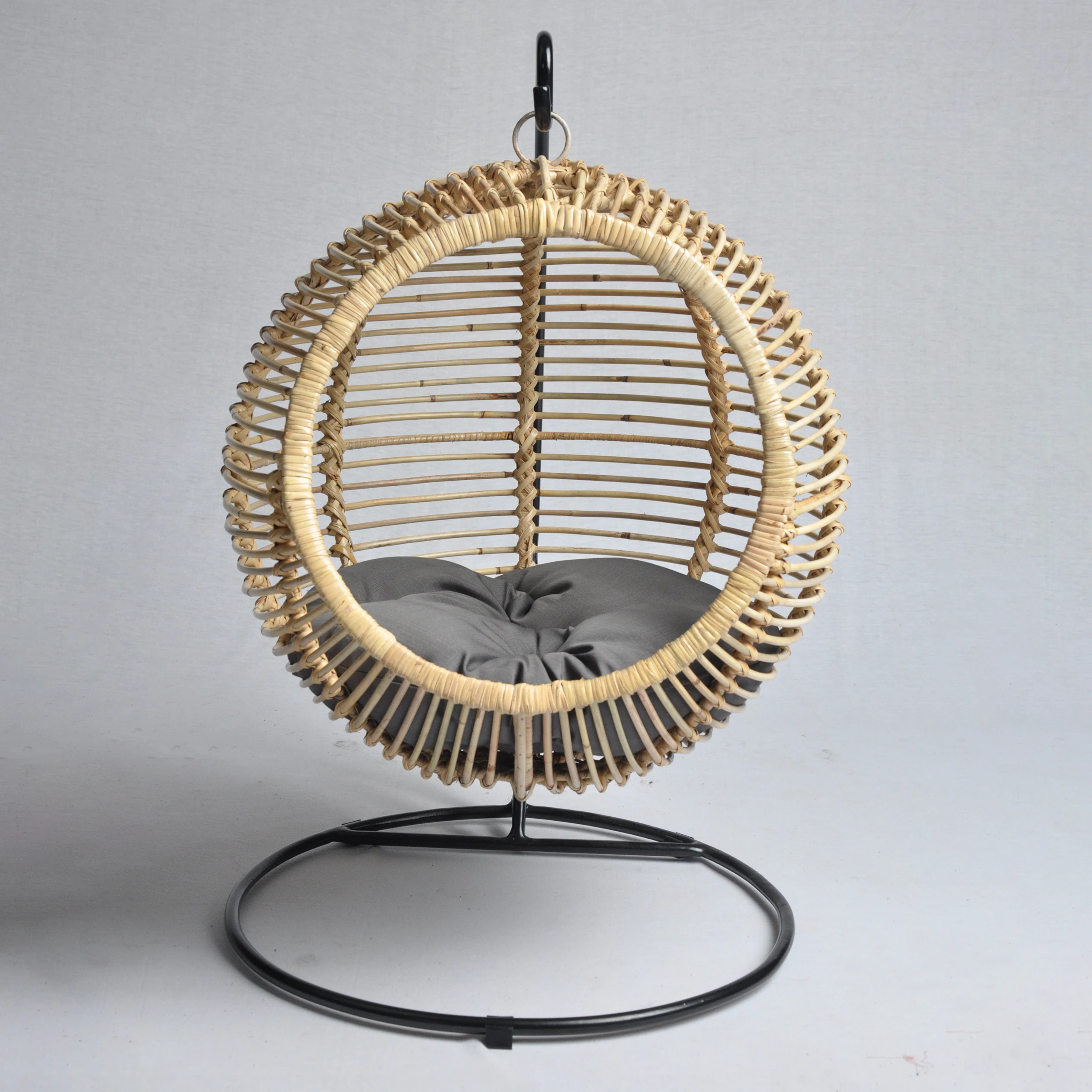 High Quality Natural Rattan Hanging Pet Bed with Alumunium Frame for Cat Dog