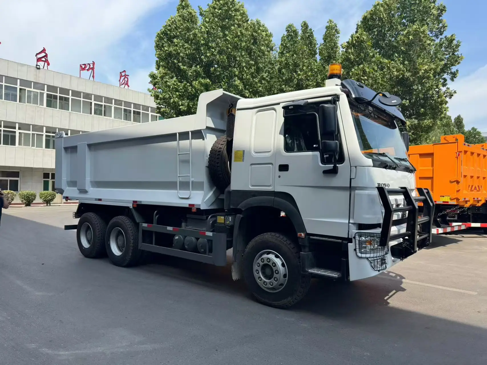 Good Quality Chinese Manufacturer New Dump Trucks Model Hydraulic Cylinder  Truck Euro 2 Emission standard Excellent Performance