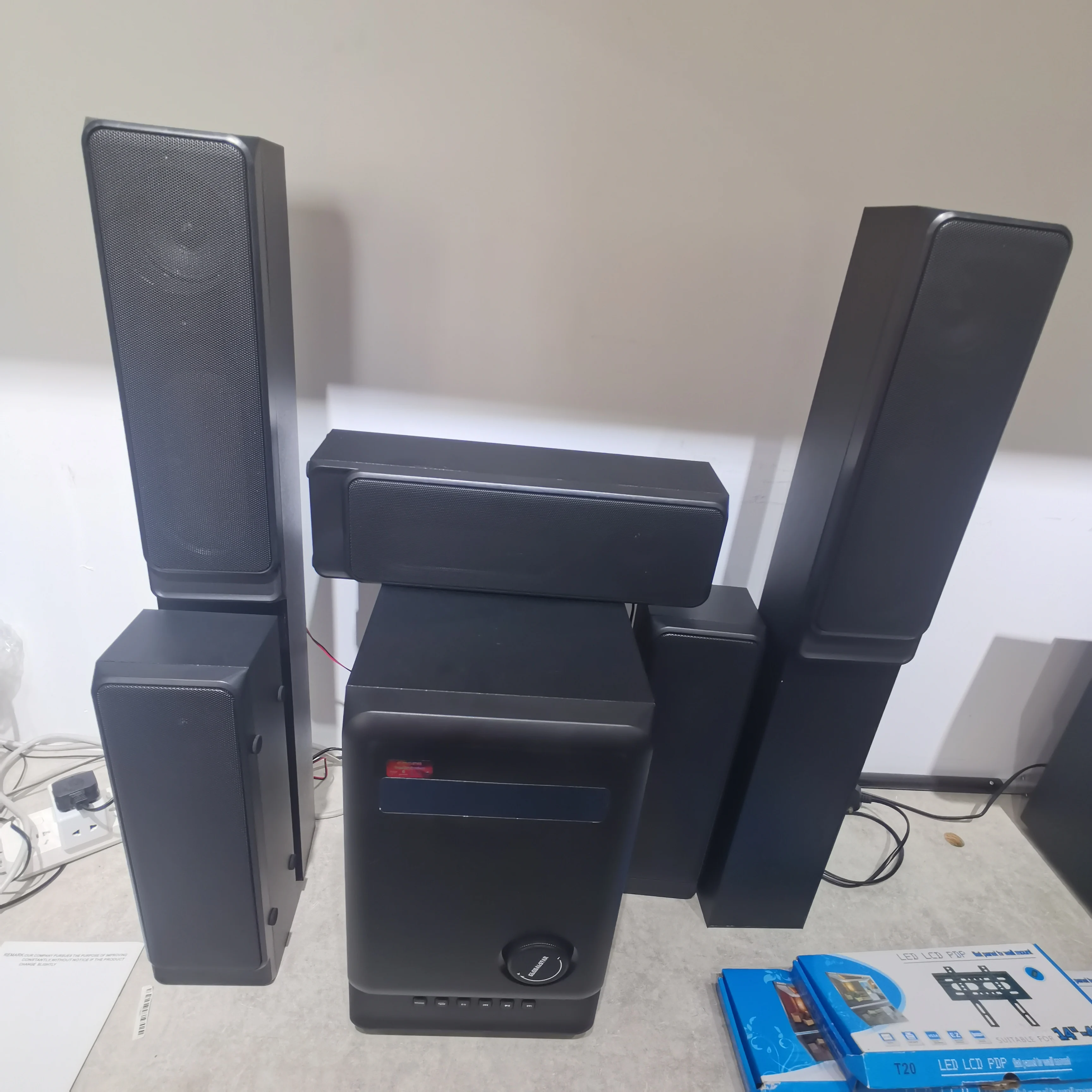 Hot Sell Wireless Home Theater Speaker Surround Sound System BT Usb Aux Fm Radio Subwoofer 5.1 Speaker