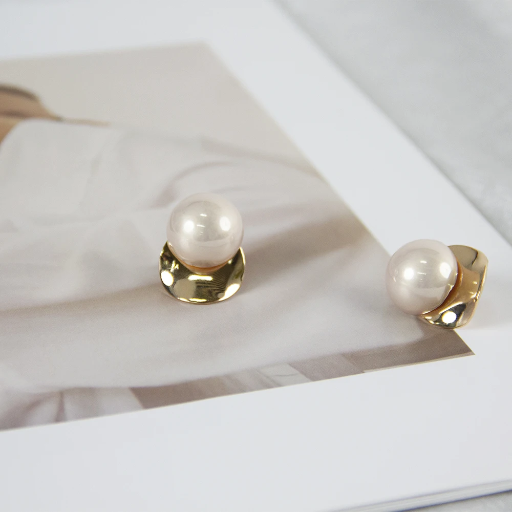 Fashion stud earrings irregular sequins sweet minimalist pink pearl earrings for women