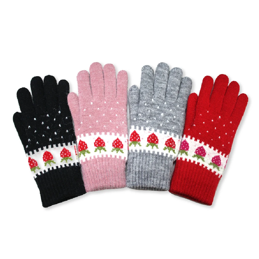 women knitted gloves