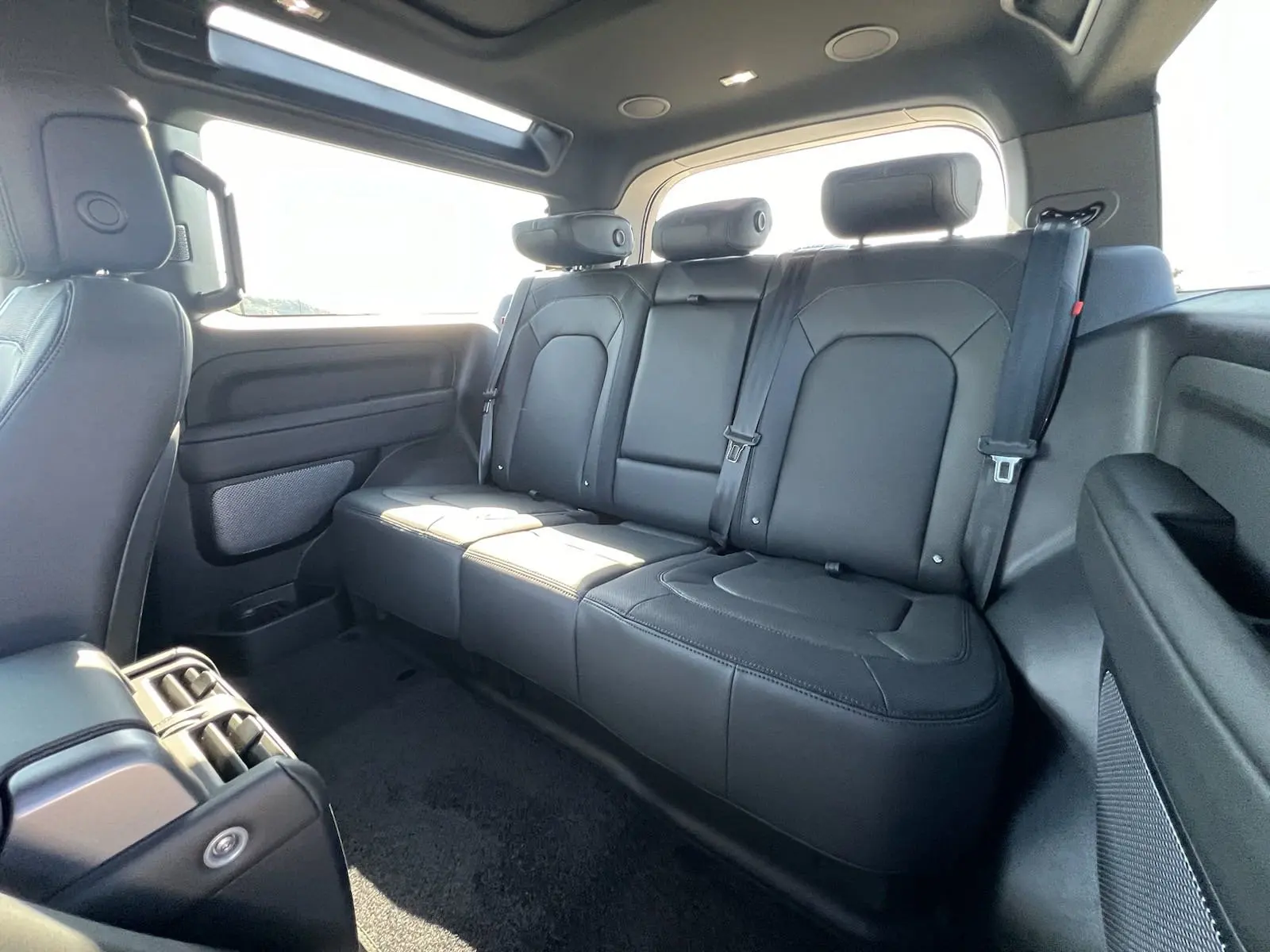 Used 2024 Land Rover Defender 90 P400 X-Dynamic SE
