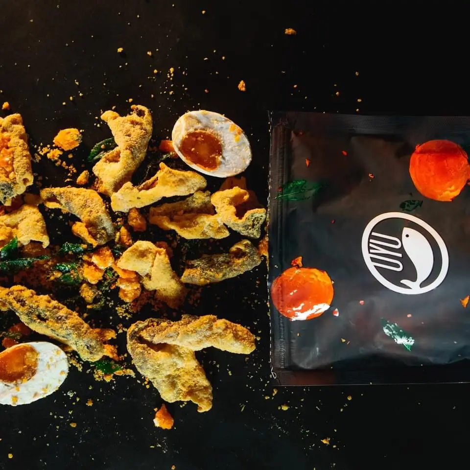 Высококачественное хрустящее соленое яйцо OYU, рыбья кожа, соленый яичный желток, хрустящая текстура 100 г, срок годности 12 месяцев, пакет, Халяль HACCP OEM