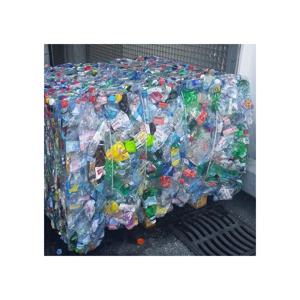 Fresh Hot washed 100% clear PET bottle scrap / PET flakes white / recycled PET Resin