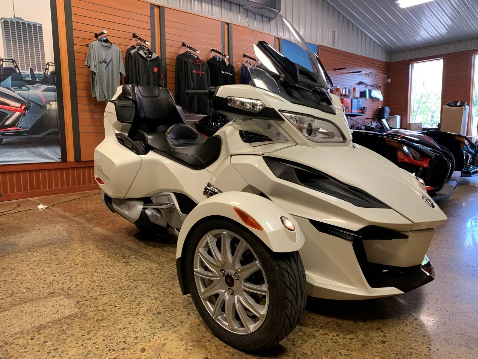 2017 2018 2019 2020 Hot Sale CanAmssi Spyder RT SE6 Trike Electric Tricycle