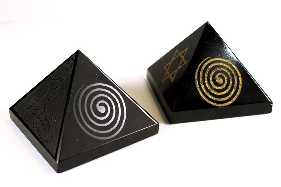 New Design Wholesale Premium Quality Natural Black Tourmaline Carved Buddha Pyramid For Gift & Healing Product From India