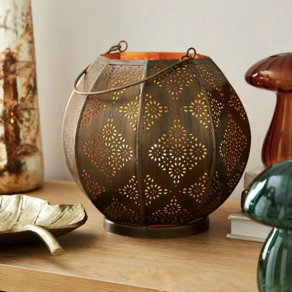 New Arrival Moroccan Style Gold Antique Metal Votive Candle Holder for Home Decorations Available