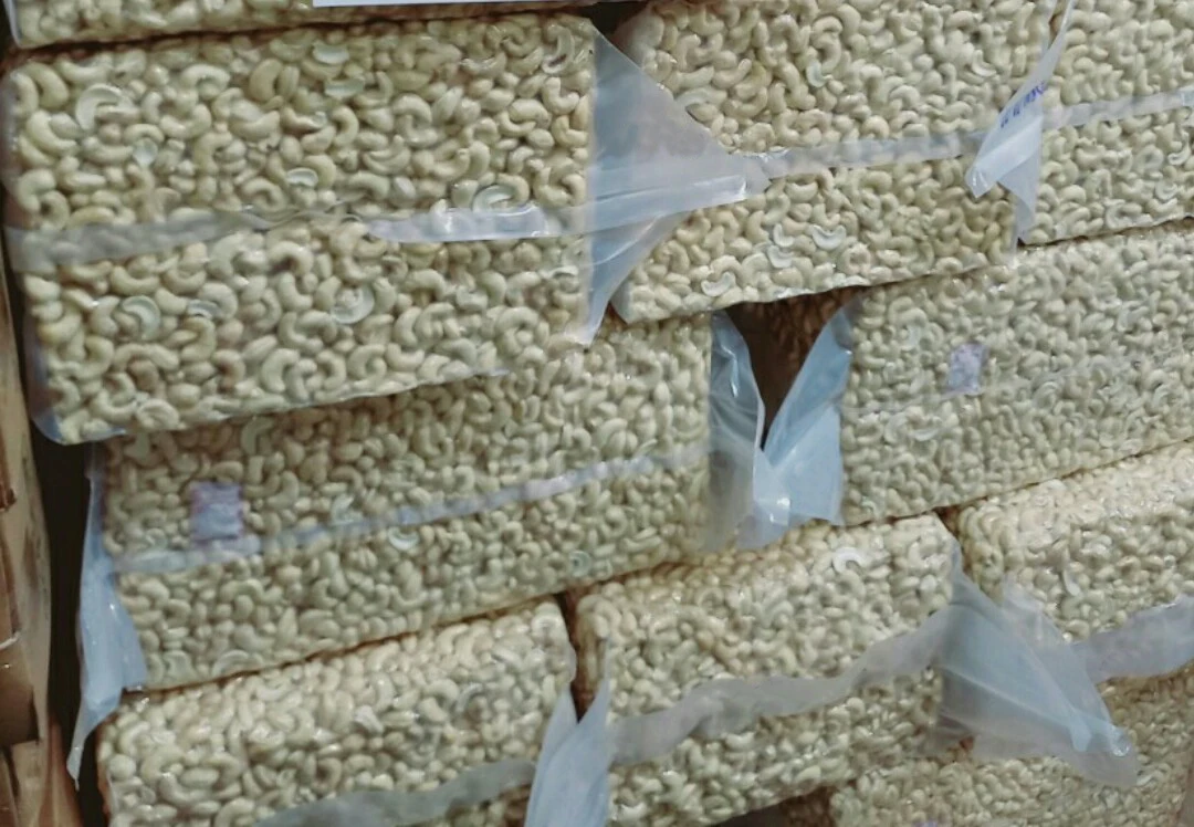 VIETNAM WHOLE CASHEW NUT WW320/ WW240/ WW180  Good Price High Quality For Middle East Market