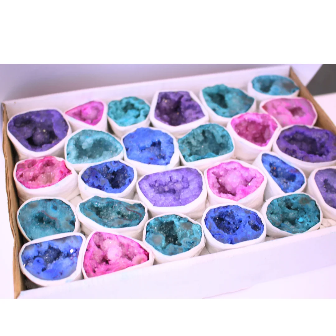DYED QUARTZ GEODE (MOROCCO) FLAT BOX