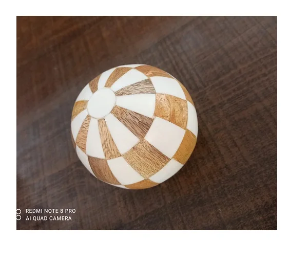 Hot Selling Handmade Decorative Mother of pearl Bone Resin Inlay Glass Flask Cover Balls Decorative Bottle Stopper Balls