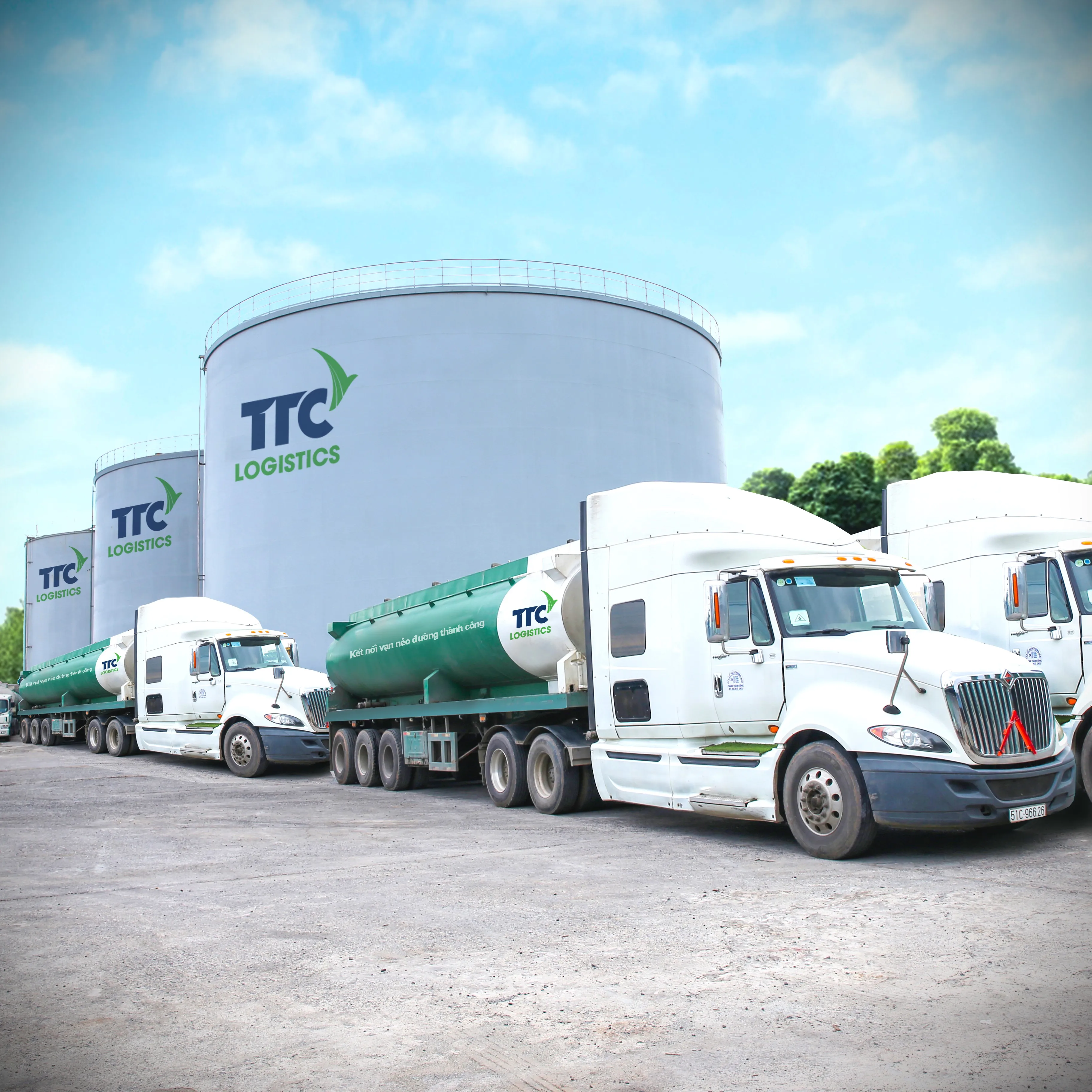 liquid 99 degree undenatured distilled from rice casava starch sugar cane molasses Vietnam agriculture food grade in IBC ISOtank