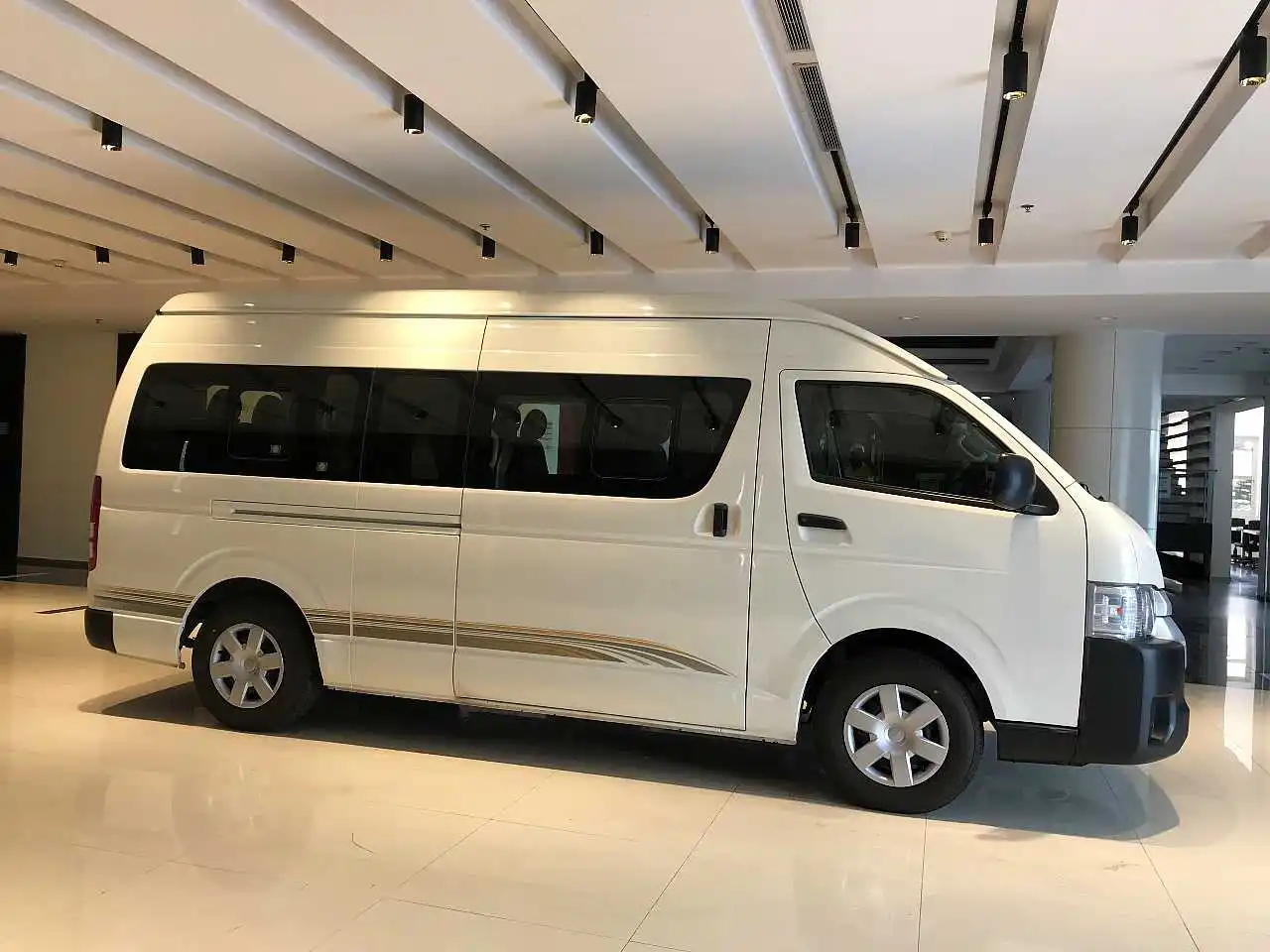 USED 2019 TOYOTAS HiAce 15 Seater Bus, 100% Original Factory Sealed, Comes with 1 Year Warranty & Guarantee.