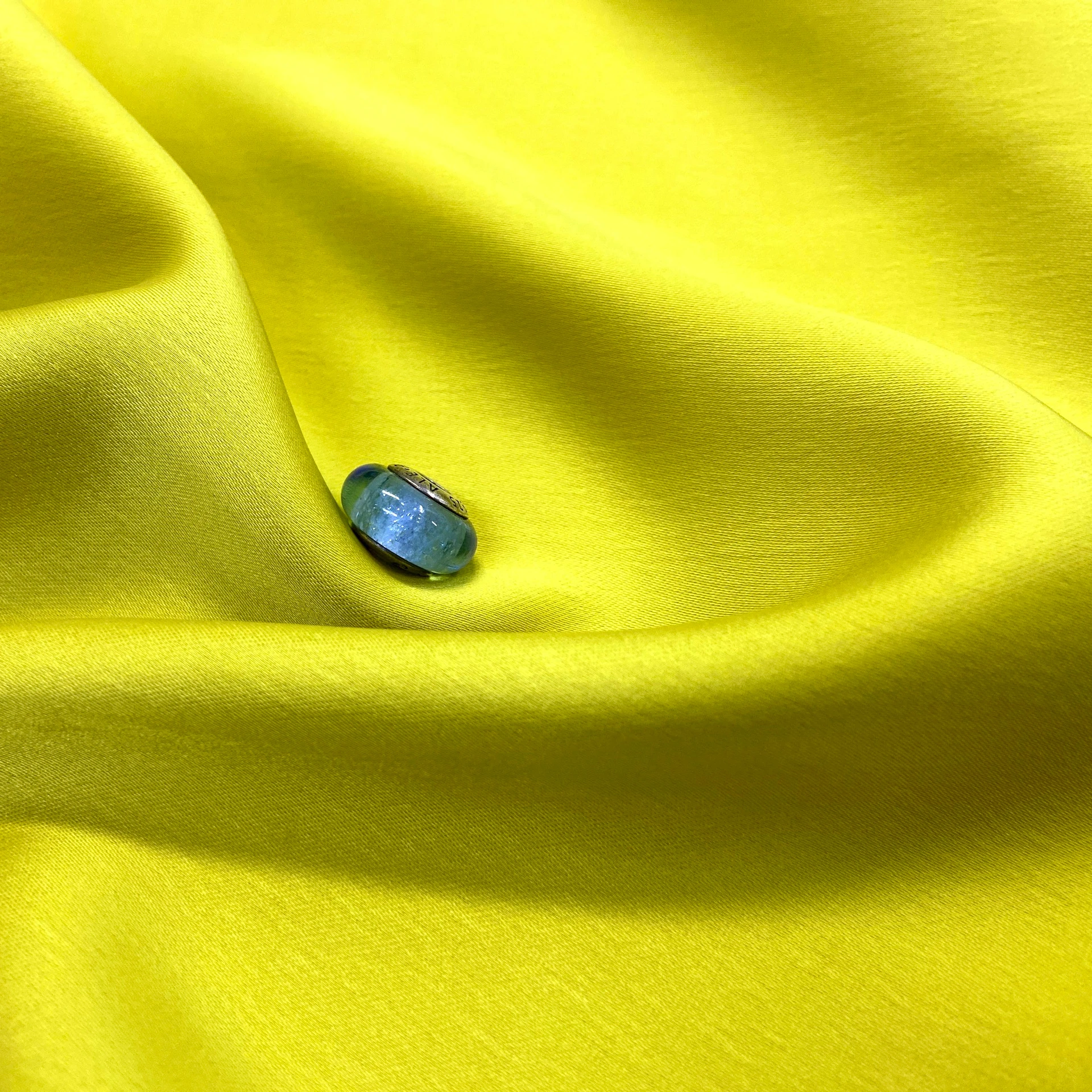 HIGH QUALITY WHOLESALE PRICE PLAIN FABRIC POLYESTER TWILL WOVEN FABRIC FOR CLOTHES ABAYA DRESS MADE IN VIETNAM M960F