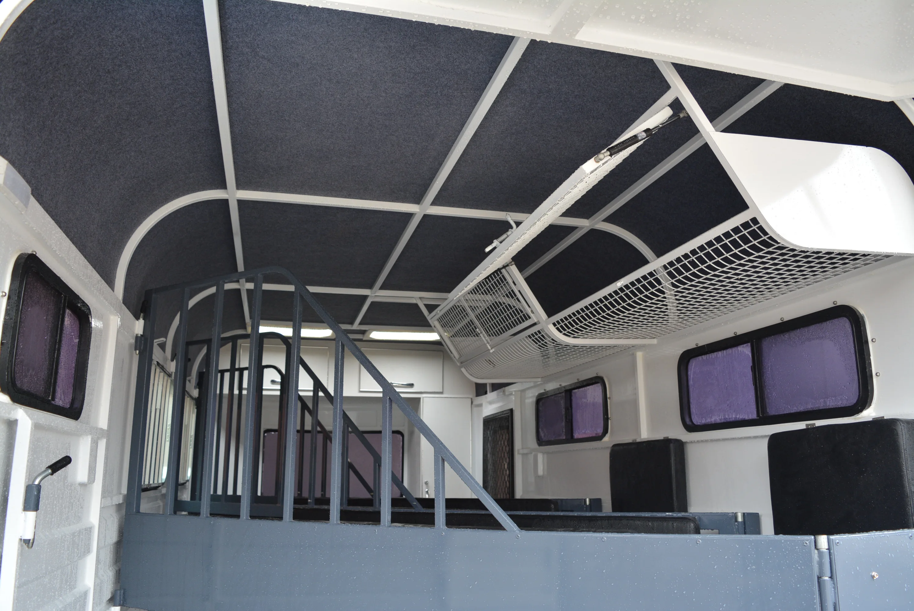 2024 Best Selling 2 Horse Trailer Angle Load Deluxe With Kitchen 2HAL-D