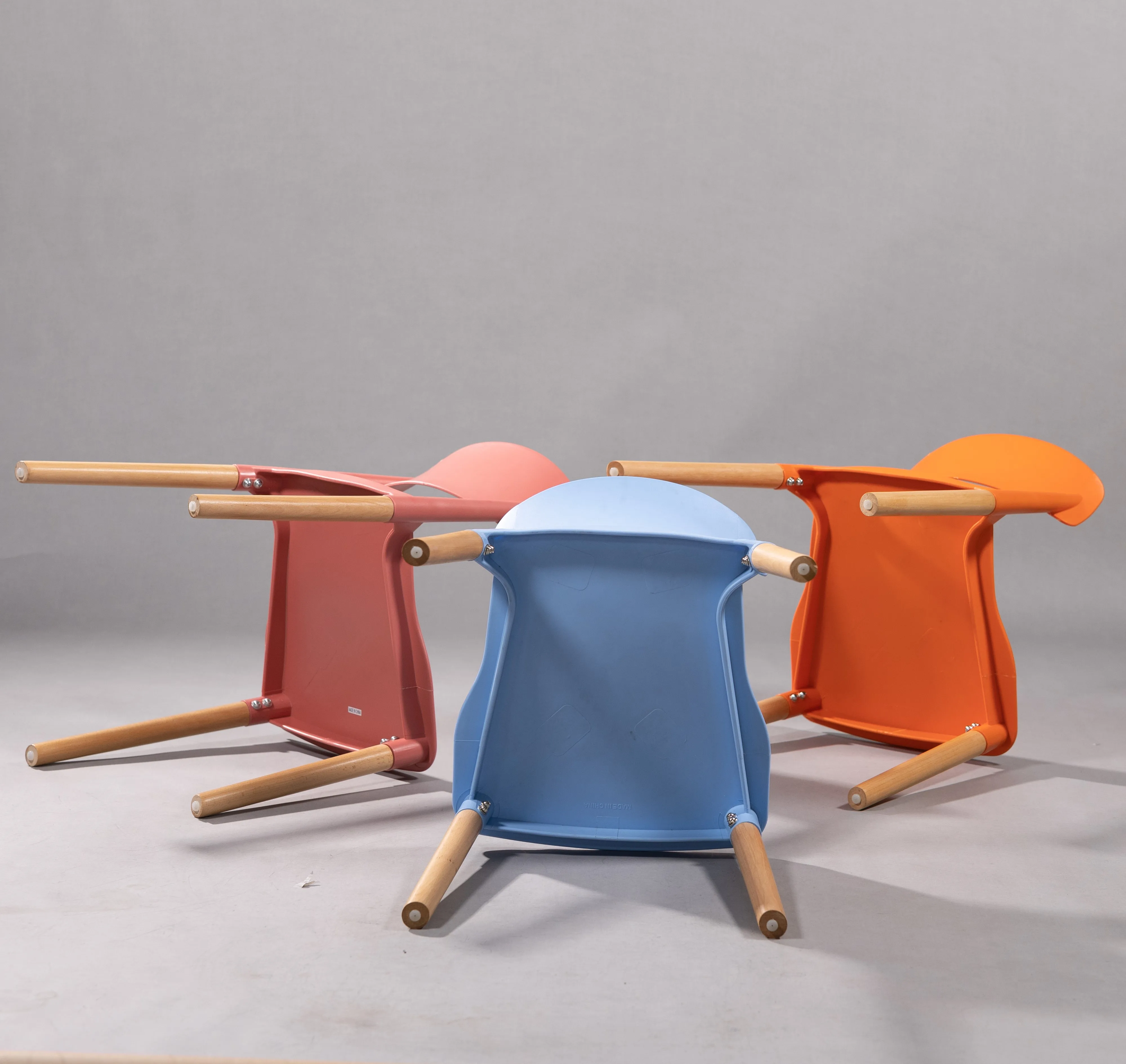 Hottest Manufacturer Vietnam dining chair customized colorful high quality plastic chair with frame indoor/outdoor furniture