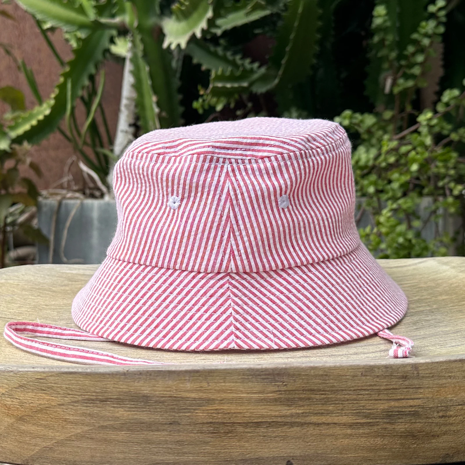 Manufacturer Customized Logo Designed Bucket Hat Sun Protect Fashion Hat Traveling/Camping Women Hat Top Trending Gorras