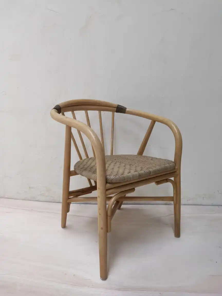 Wholesale stackable cafe bistro wood seat restaurant design bar luxury rattan wood chair