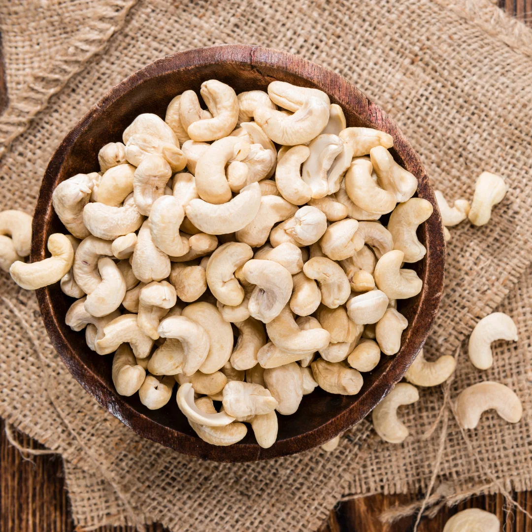 BINH PHUOC CASHEW NUTS GOOD QUALITY W180 W210 W320 W450  NATURAL COLOR CHEAP COST AND COMPARATIVE PRICE FOR SUPPLIER