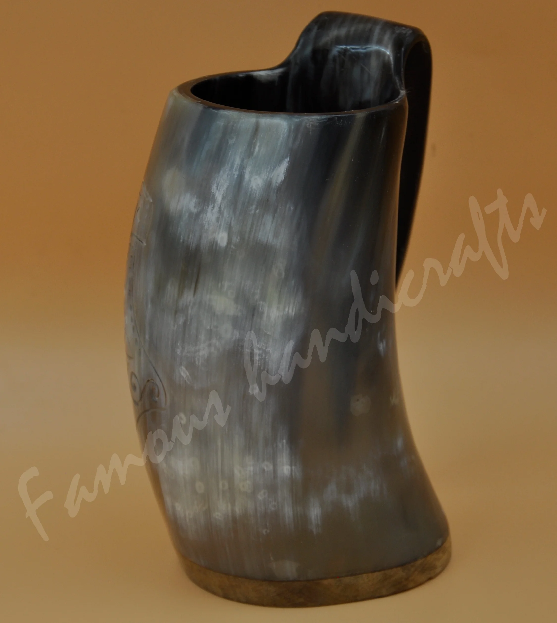horn mug High quality handcrafted drinking standing horn mug for restaurants , hotels , bars use drinking horn
