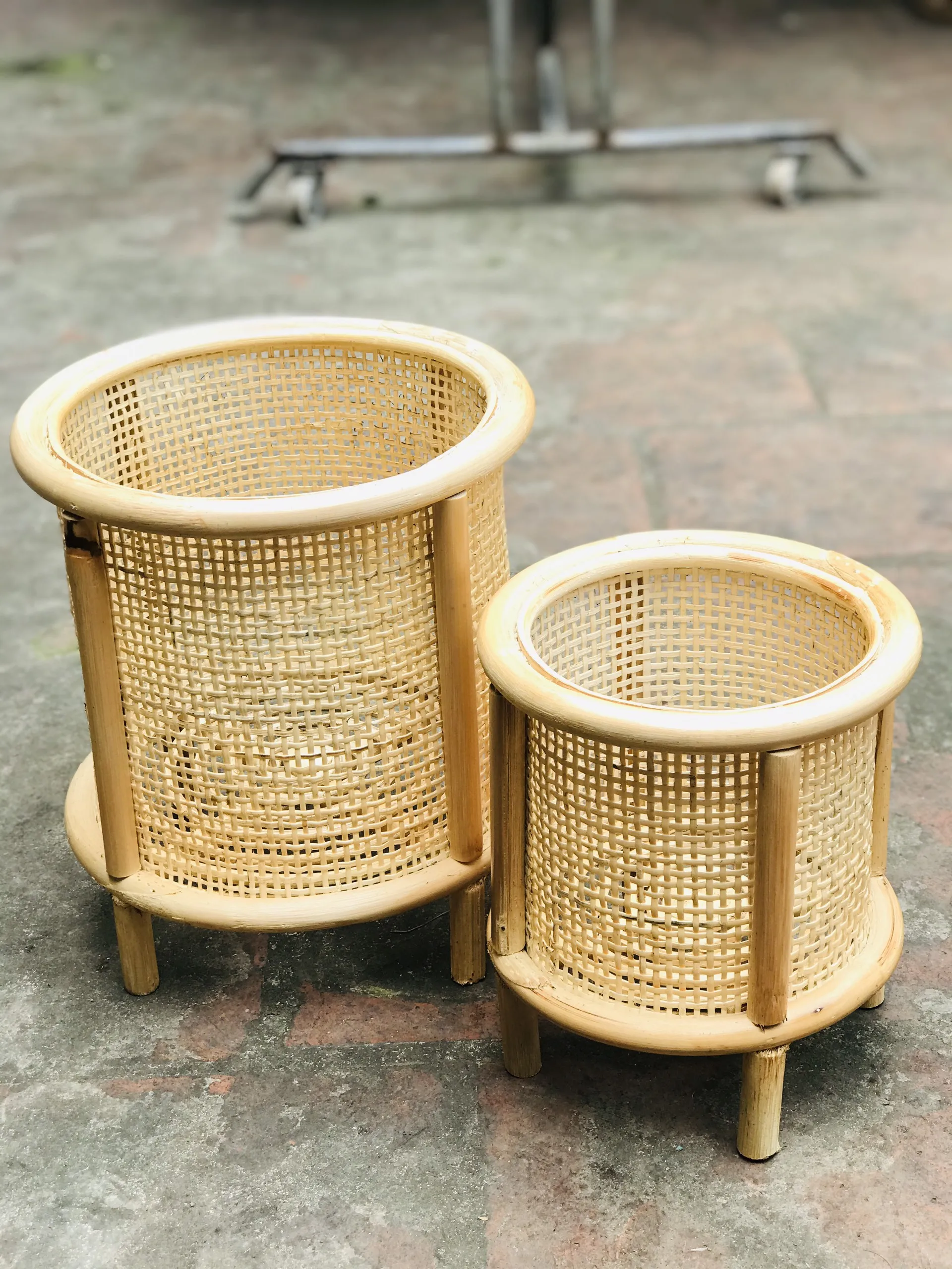 Handmade Small Rattan Wicker Plant Stand Flower Pot Holder Rack for Home Decor for Hotels and Restaurants