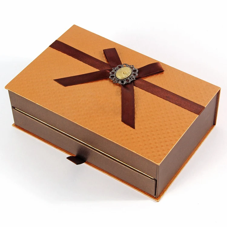 Gold Engagement Personalized Wedding Chocolates Favors Classic Signature Cabinet Luxury Chocolate Box