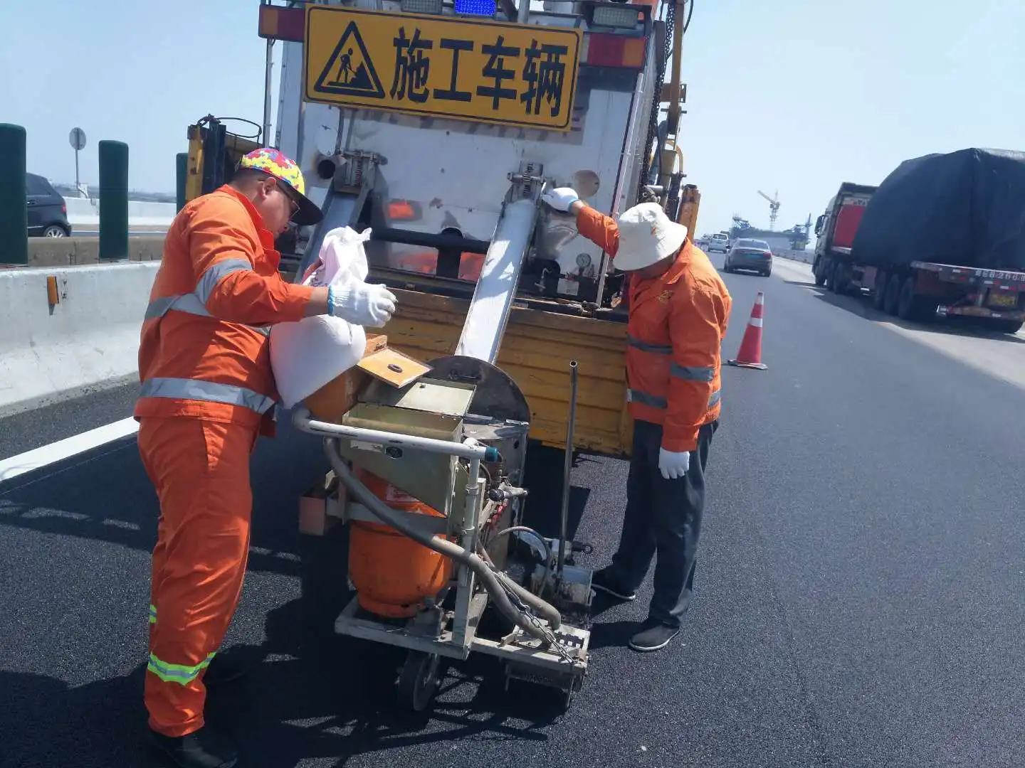 Thermoplastic Road Marking Paint Traffic Thermoplastic Road Marking Material Road Paint