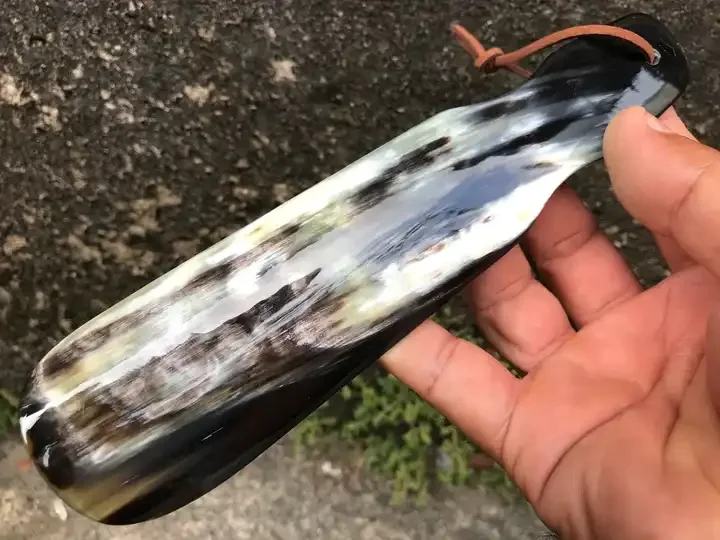 Best Glossy Finished Short Hand Custom Made Shoe Horn Lifter Customizable Sizes for Easy Shoe Wearing in India