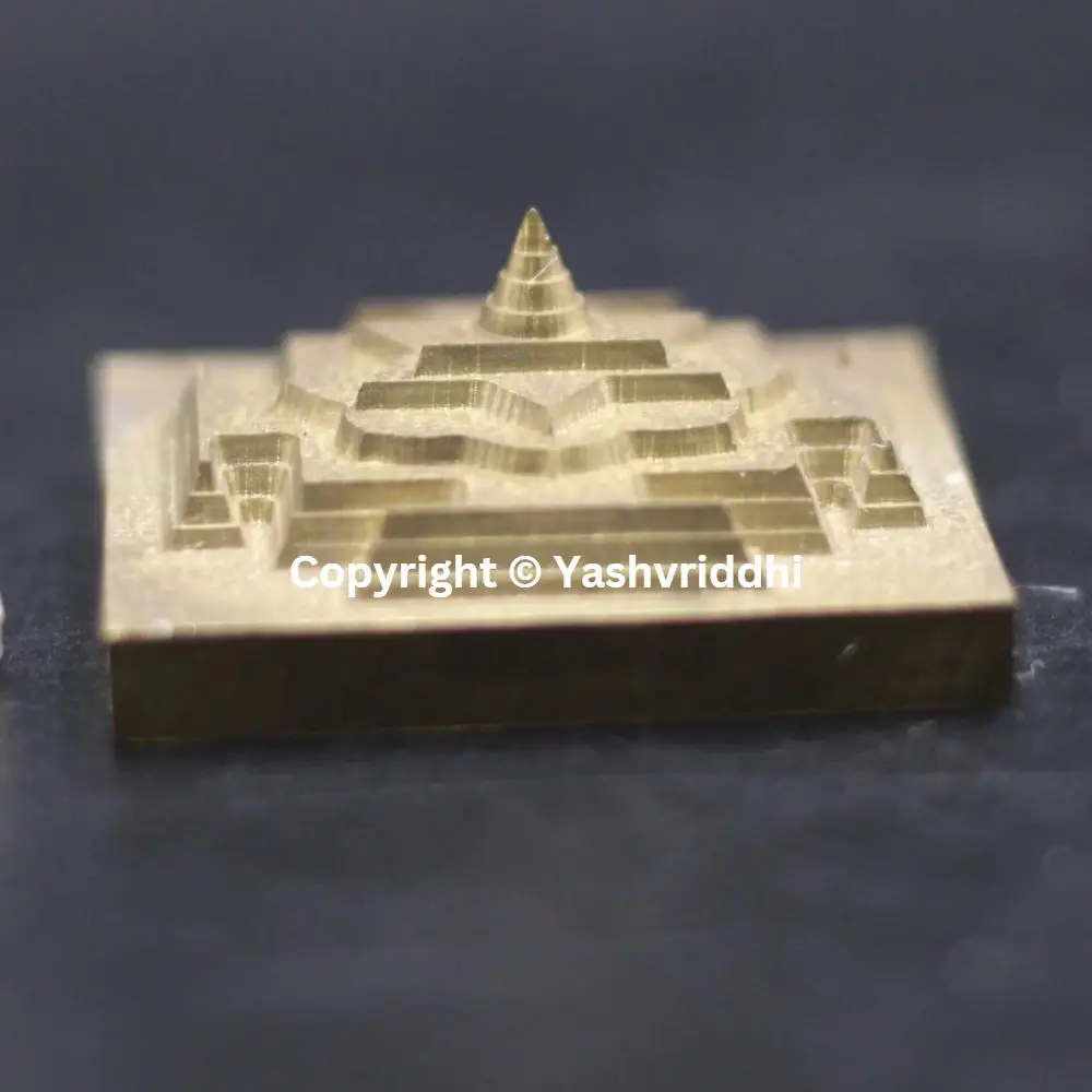 Защита и расширение прав возможностей Shree Mahavidhya Chhitramasta Yantra для внутренней силы