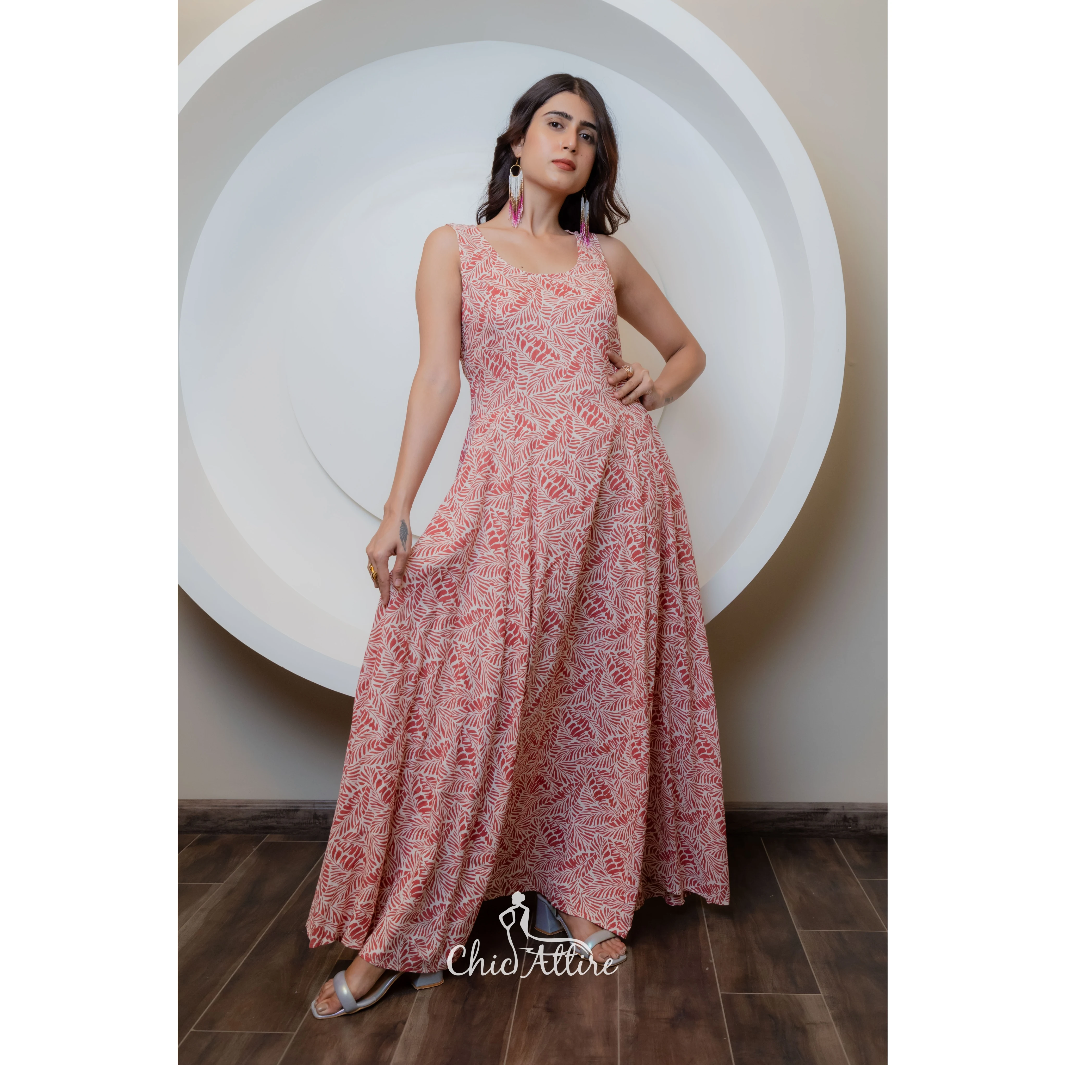 Hot Sale Peach Paisley Print Maxi Dress with Flowing A-Line Silhouette Sleeveless Design and Natural Waistline