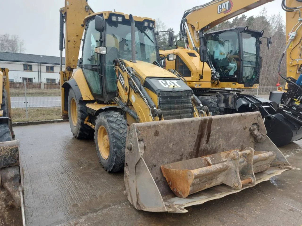 2024 Новинка/используется для экскаватора-погрузчика Cat 432F гусеничное моторное оборудование с основными компонентами подшипник двигателя насос шестерня PLC
