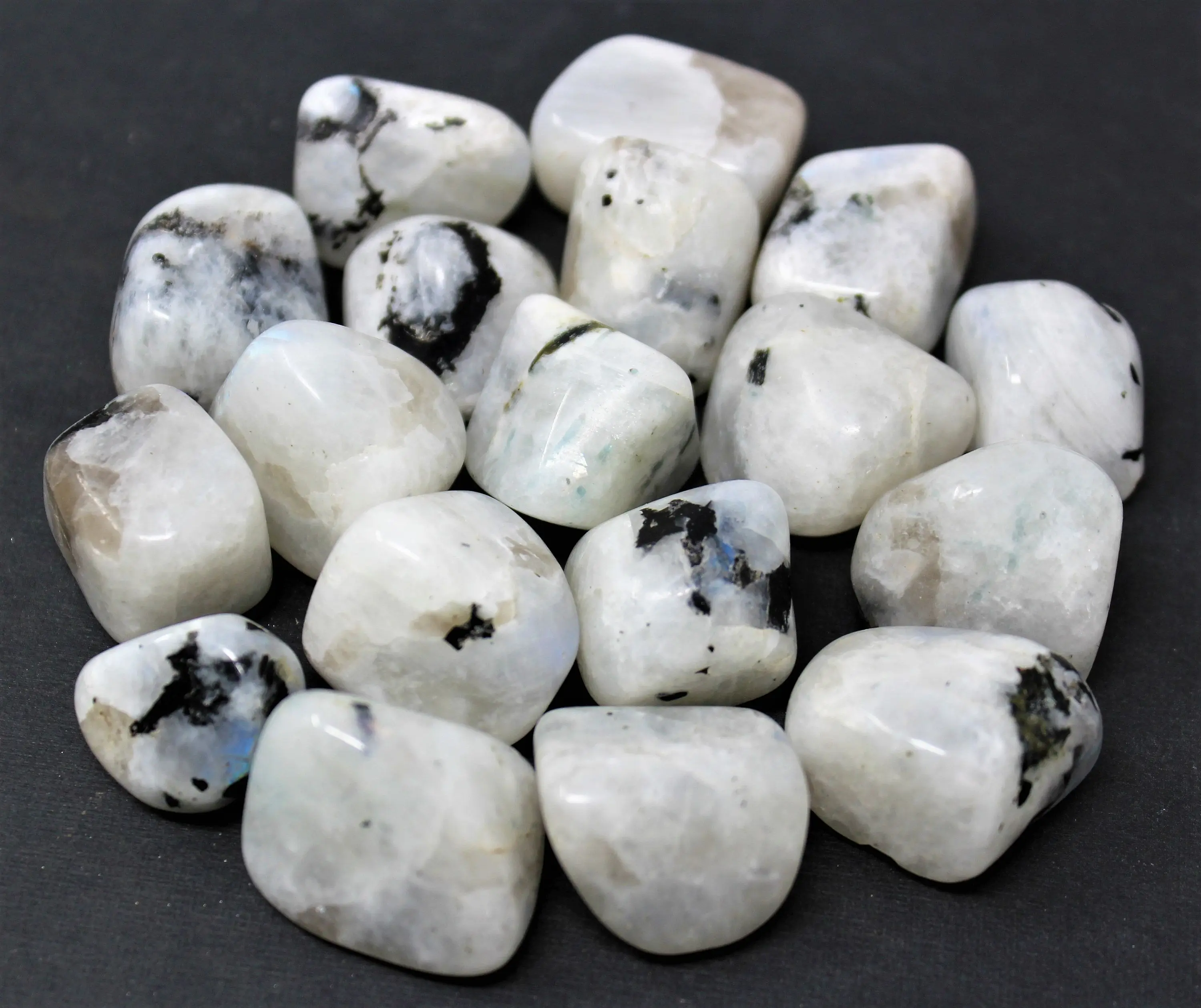 Natural Indian Stone Polished White Rainbow Moonstone Tumbled Stone For Wholesale Gemstone Rainbow Moonstone Tumbled