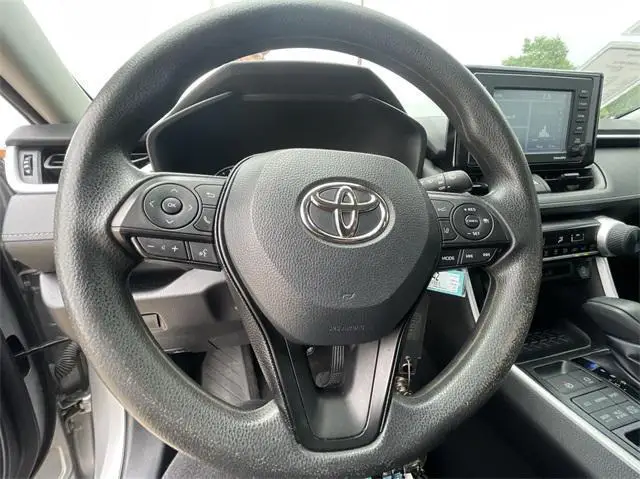 2021 Toyota RAV 4 LE