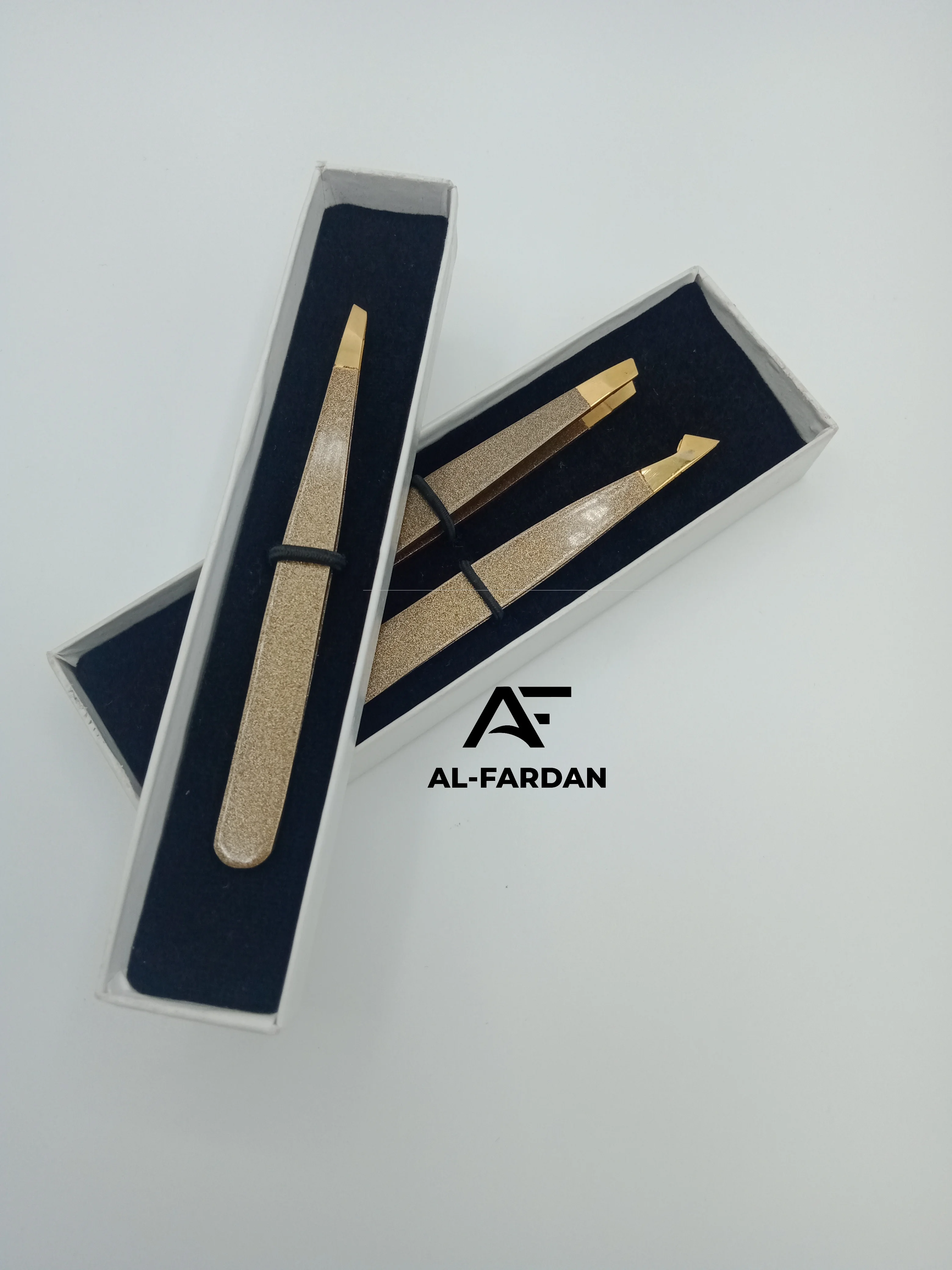 Slanted Tip Brown Color Gold Tip Eyebrow Tweezer High Quality Surgical Grade Stainless Steel Hair Plucking Brow Tweezers