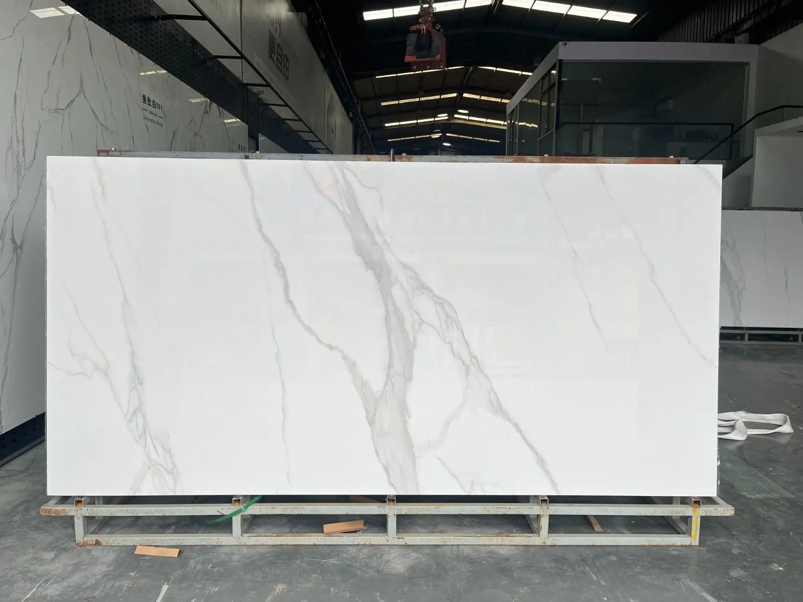 China Manufacture Alpine White Artificial Slab Calacatta White Sintered Stone Kitchen Countertop