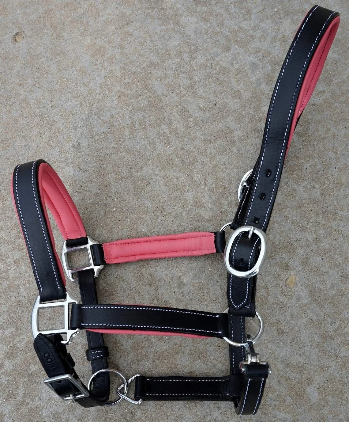 CUSTOMIZED DESIGN LEATHER HALTER WITH CONTRAST COLOR PADDING/ WHOLESALE LEATHER HORSE HALTER WITH PADDING.