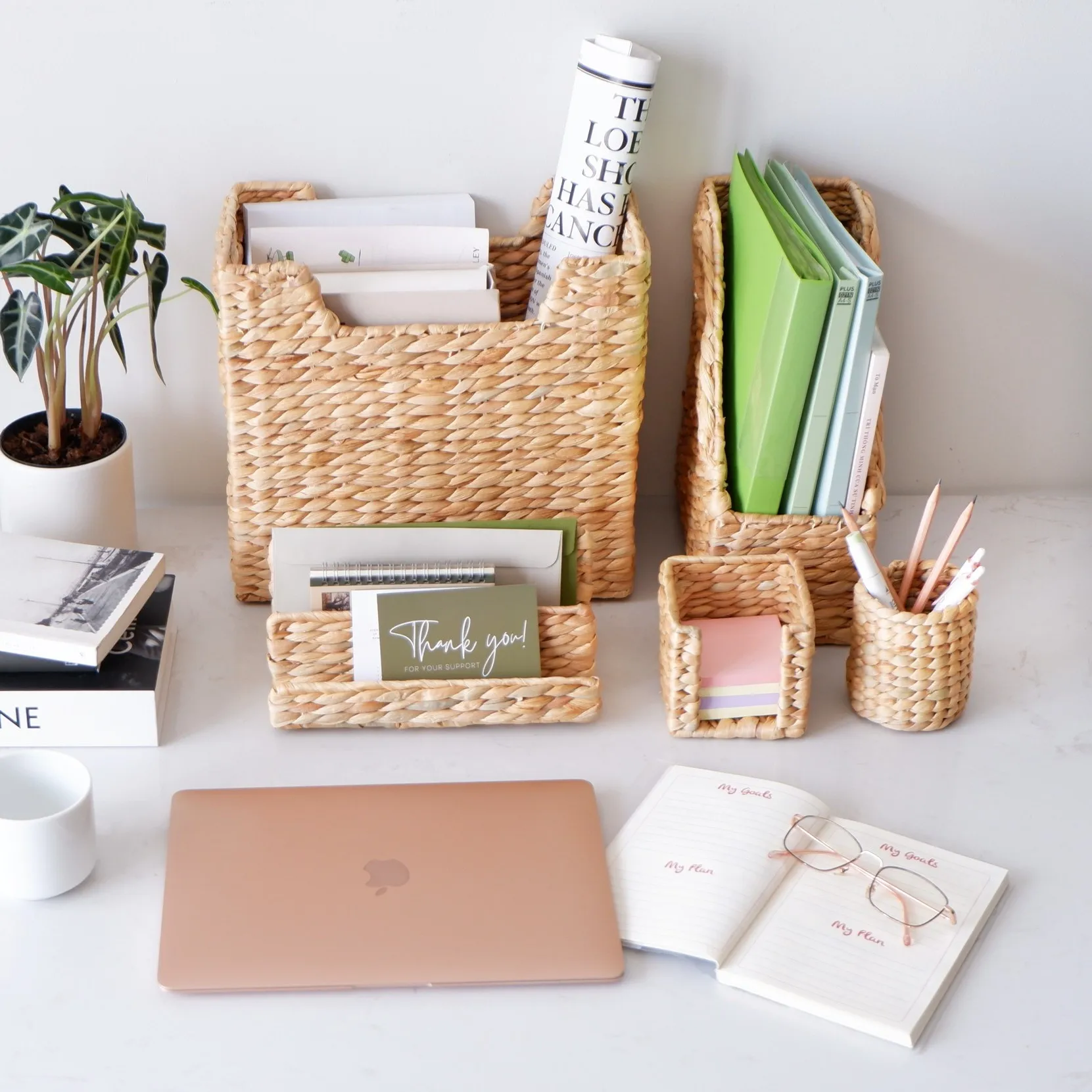 Newspaper holder magazine storage basket water hyacinth stand racks for brochures and magazines in living room