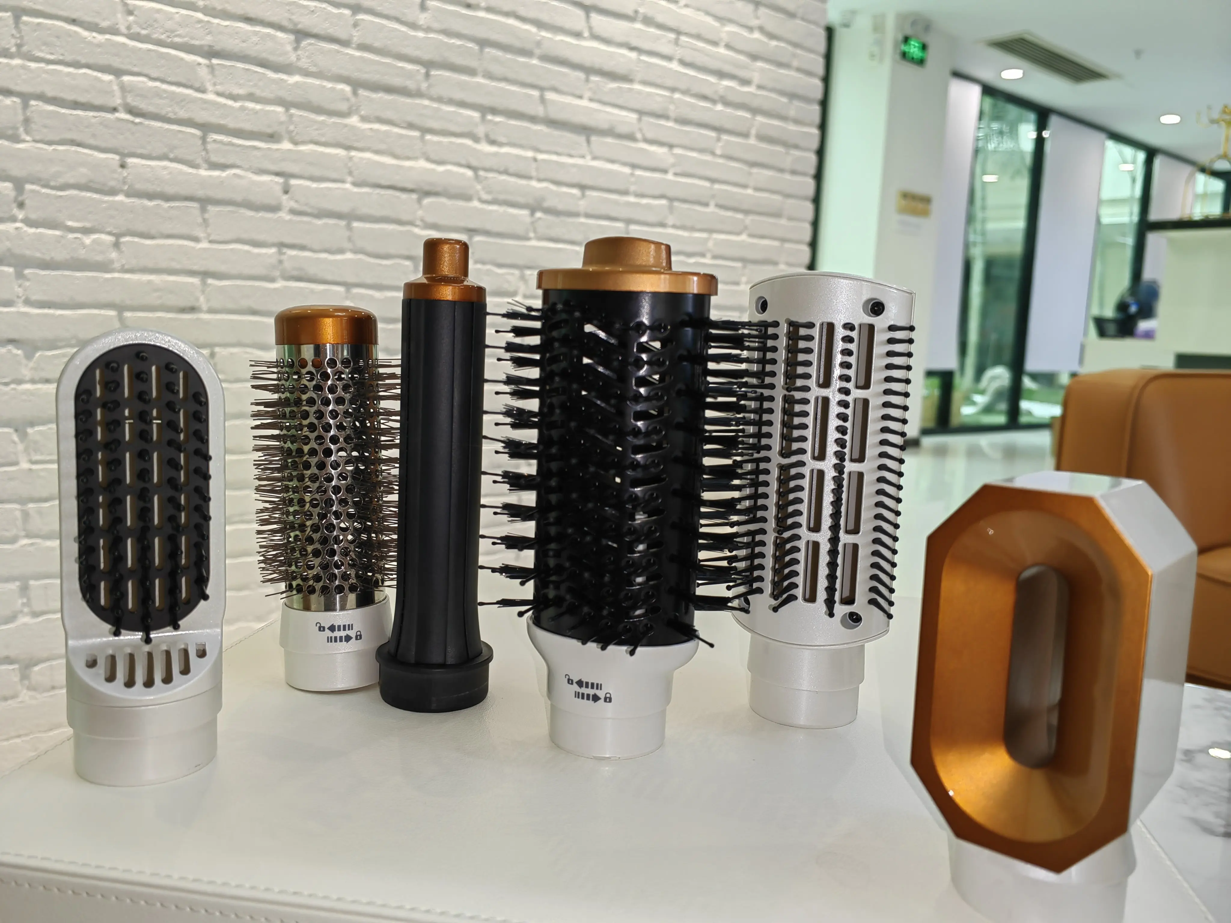 6 In 1 Hot Hair Brush Wholesale Professional Hair Dryer & Volumizing Brush 2023 Trending Product